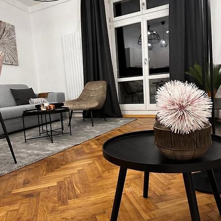 קרלובי וארי Riverside Apartment מראה חיצוני תמונה