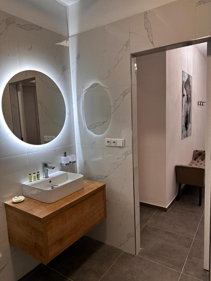קרלובי וארי Riverside Apartment מראה חיצוני תמונה